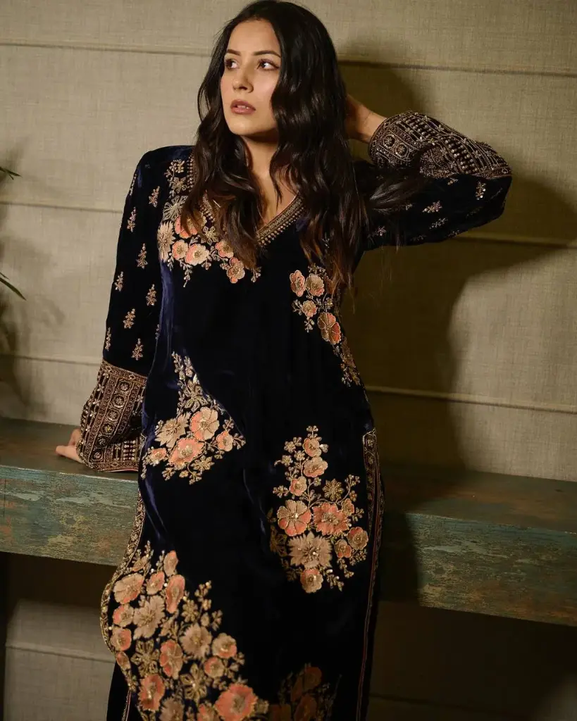 Designer Havy Viscose Velvet with inner Elegant 3-Piece Ethnic Outfit with Dupatta  (M-38)